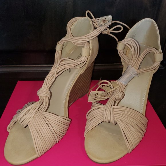 2/$35 Blush Strappy Knot Wedges, 10 "Arnetta" - Picture 3 of 6